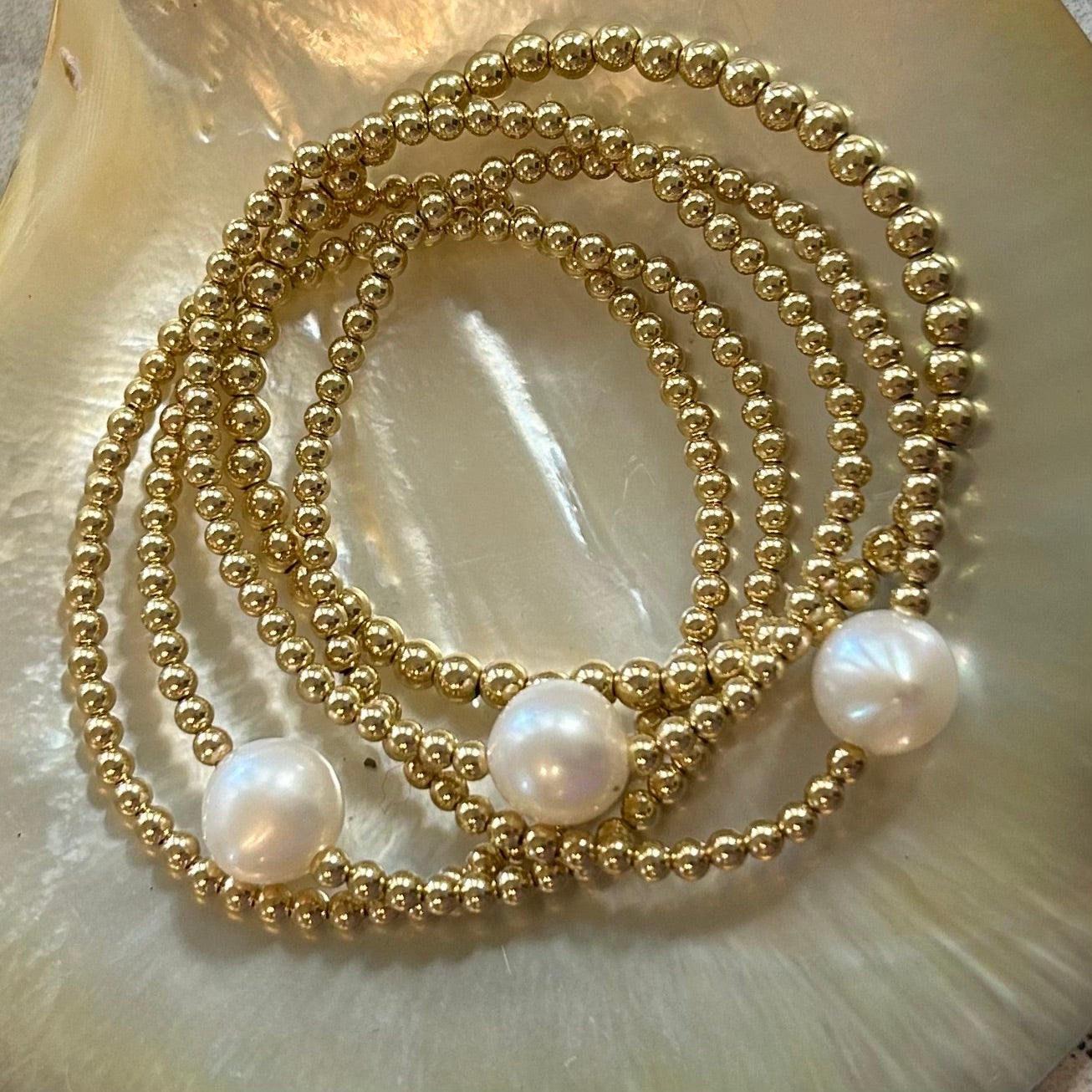 Opalescent Pearl Orbit Stretch Bracelet